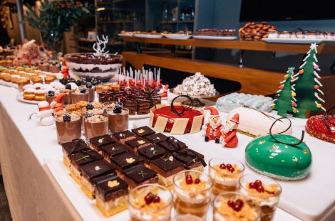 Mittag und kalorienreiche Desserts können das Abendessen ersetzen