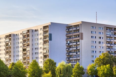 Cis- und trans* weibliche Sexarbeit mit männlichen Kunden, hat sich in der Pandemie in Privatwohnungen sowie Hotels verschoben und ist bis heute zu einem sehr großen Teil dort geblieben. © iStock/Armin Staudt Cis- und trans* weibliche Sexarbeit mit männlichen Kunden, hat sich in der Pandemie in Privatwohnungen sowie Hotels verschoben und ist bis heute zu einem sehr großen Teil dort geblieben. © iStock/Armin Staudt