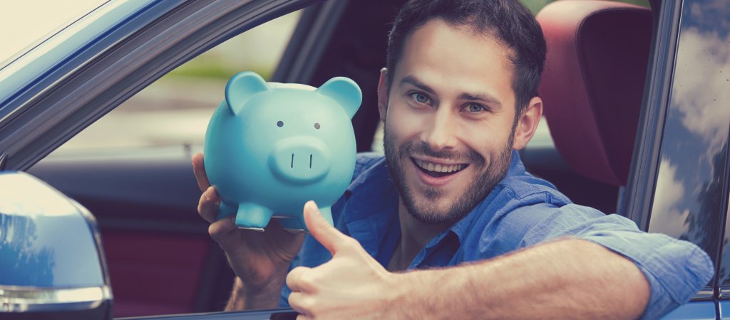 Beim Autokauf kann man viel Geld sparen // © SIphotography