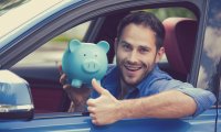 Beim Autokauf kann man viel Geld sparen // © SIphotography