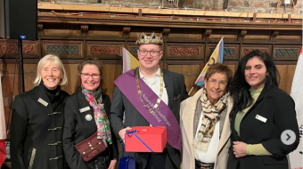 Eric Böttcher - der neue schwule Heidekönig setzt ein starkes Zeichen für Vielfalt© instagram.com/hansestadtlueneburg