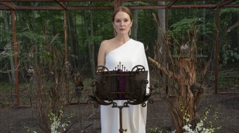 Julianne Moore in "Sirens" // © Netflix